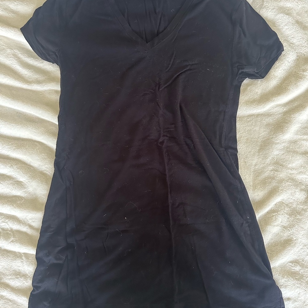 Zenana Outfitters Black V-neck Tunic Tee